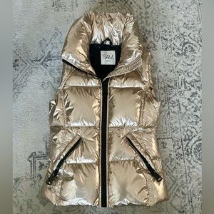 Practically BRAND NEW gold SAM PUFFER FREEDOM VEST size women’s small